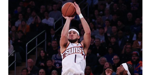 Kevin Durant brachte Devin Booker sorgfältig bei, seine Fähigkeiten während des Spiels zu verbessern